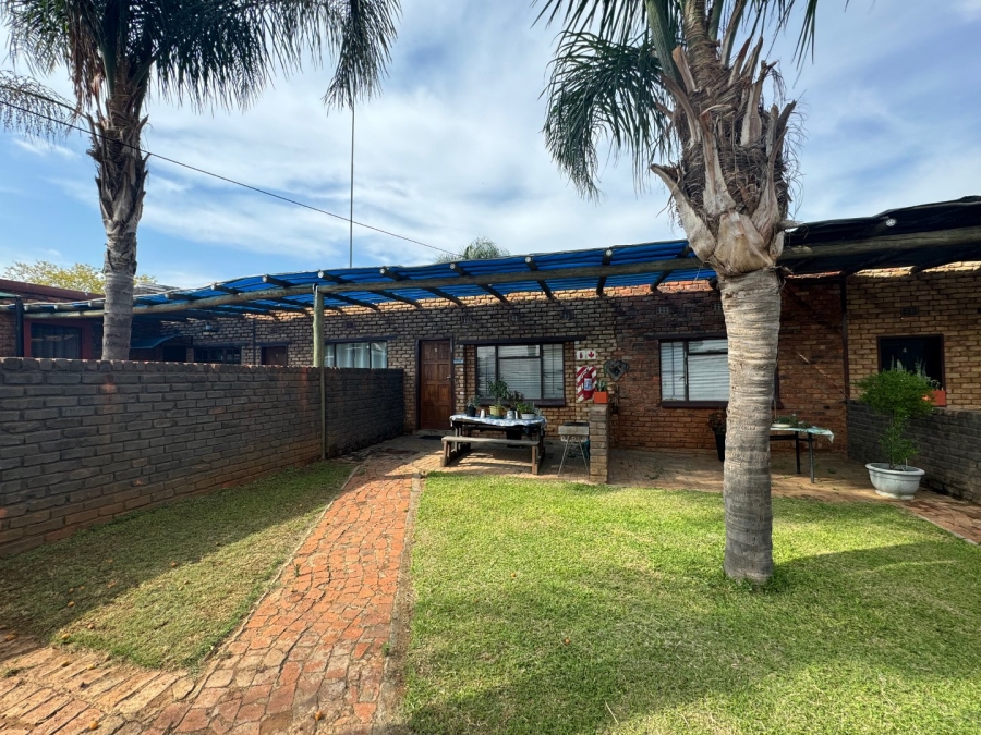 Commercial Property for Sale in Hartbeesfontein North West